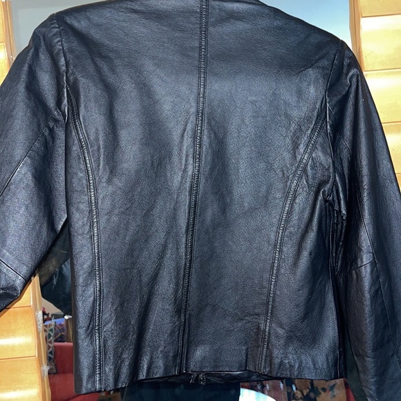 Black Leather jacket size 6 W “UNIFORM PETITE LEATHER”by John Paul Richard - Picture 6 of 7